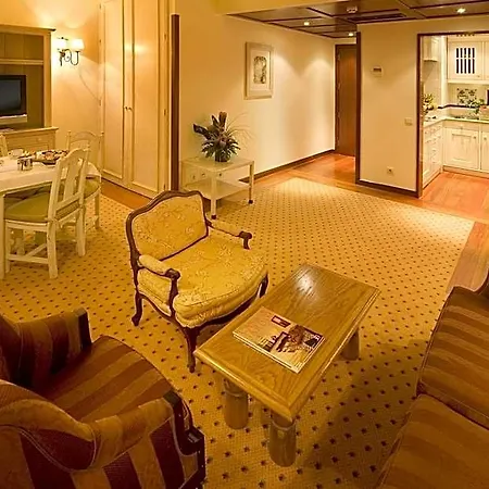 Apartahotel Real Residencia - Turisticos 4*